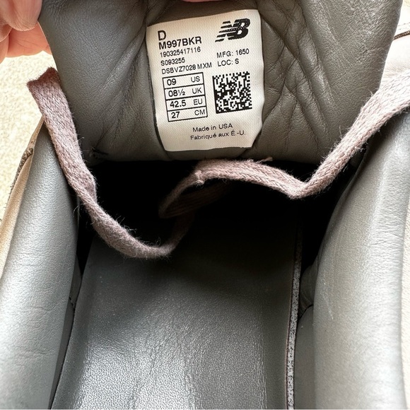 New Balance 997 Leather Sneakers Classic Retro Design Made in USA Men’s Size 9 - Picture 9 of 11